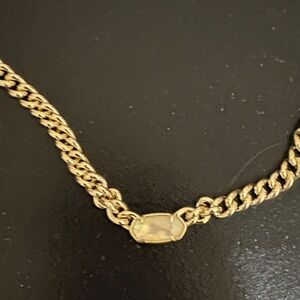 Kendra Scott necklace